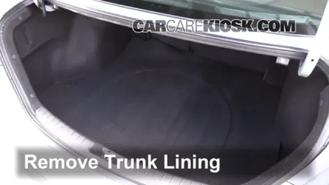 2017 Hyundai Elantra Limited 2.0L 4 Cyl. Neumáticos y ruedas Cambiar un neumático pinchado